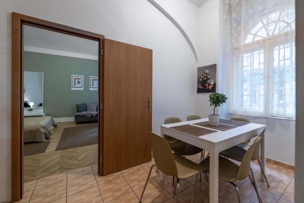 Spacious 3 Bedroom Apartment In The Heart Of Praha Eksteriør bilde