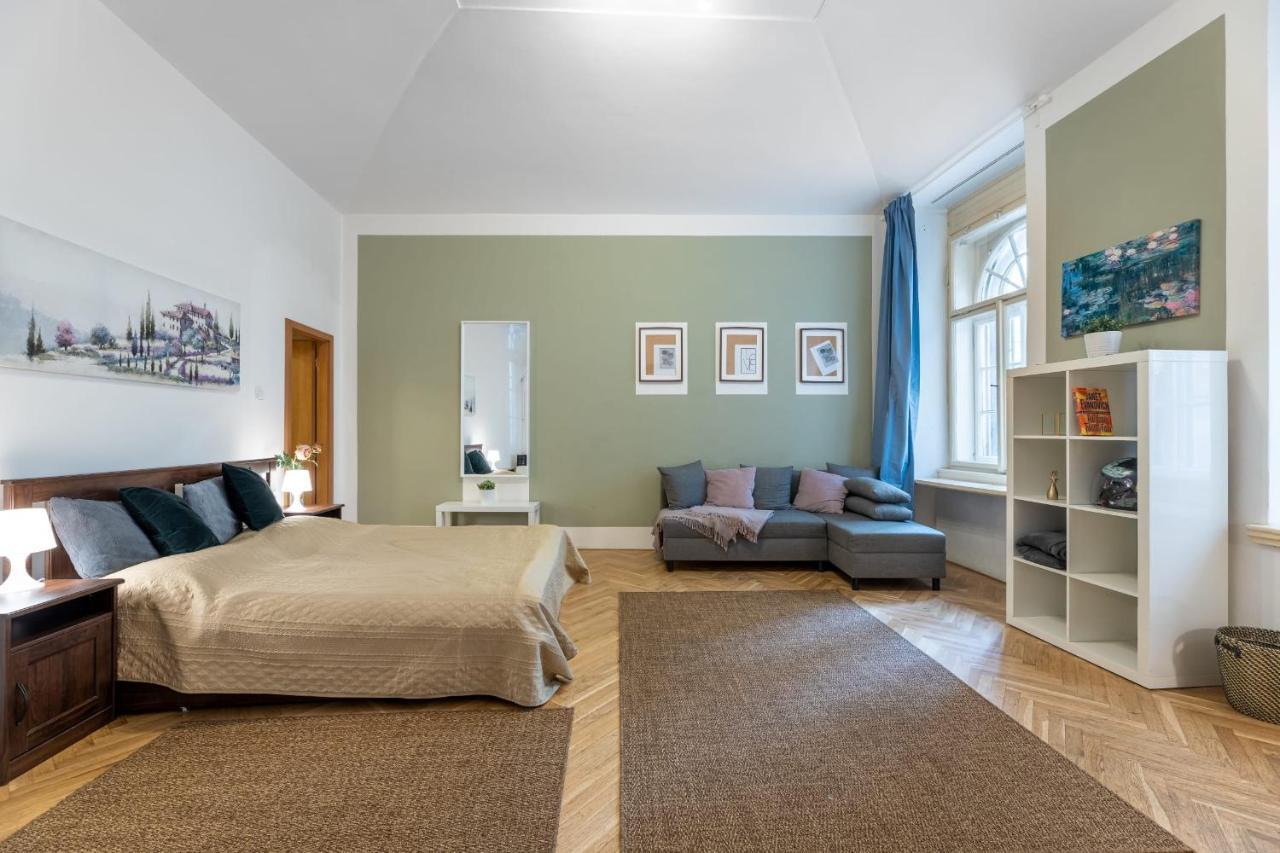 Spacious 3 Bedroom Apartment In The Heart Of Praha Eksteriør bilde
