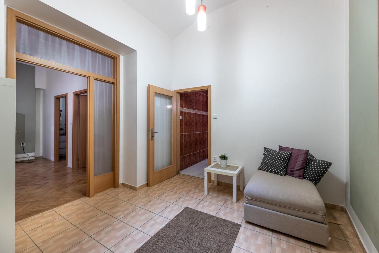 Spacious 3 Bedroom Apartment In The Heart Of Praha Eksteriør bilde